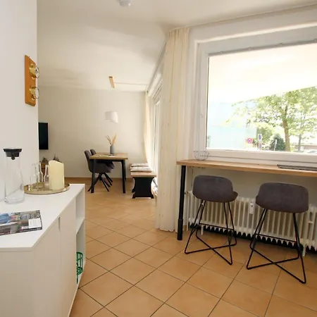 Osterstra_e 1_ Whg_ 2_ Haus Flora Apartament